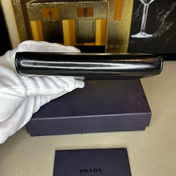 PRADA | ✨NEW✨ Trifold Leather Wallet in Black - Picture 6 of 14